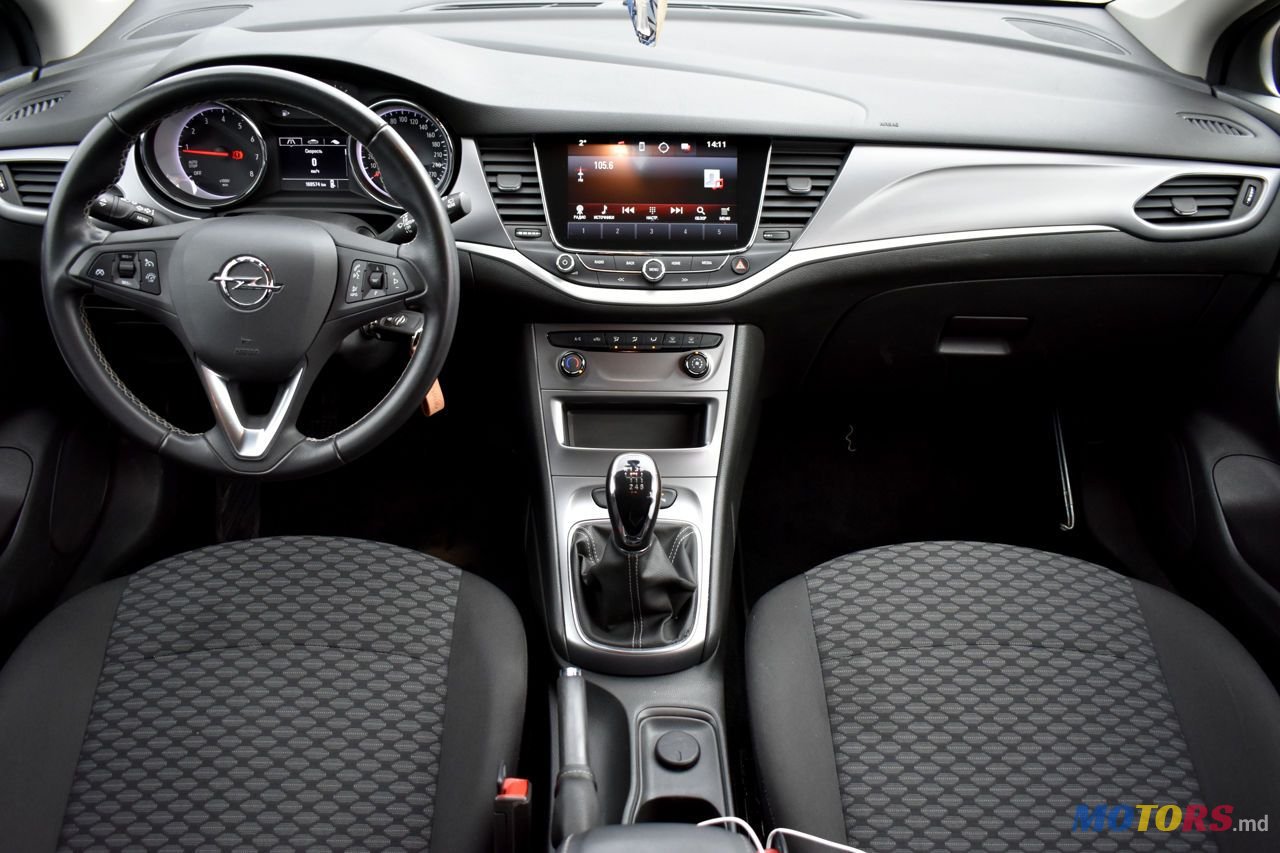 2019' Opel Astra photo #6