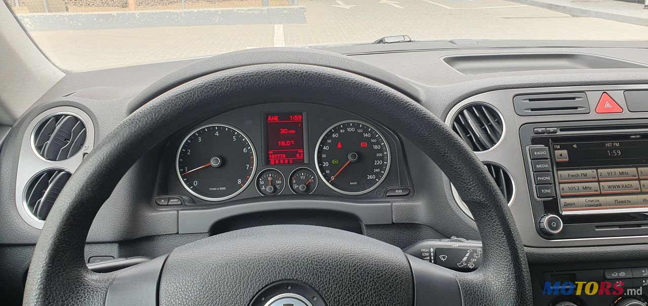 2009' Volkswagen Tiguan photo #4