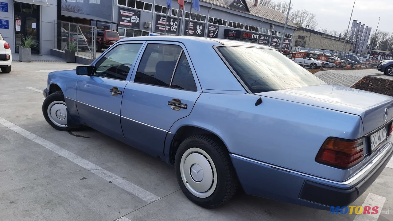 1991' Mercedes-Benz W124 photo #2