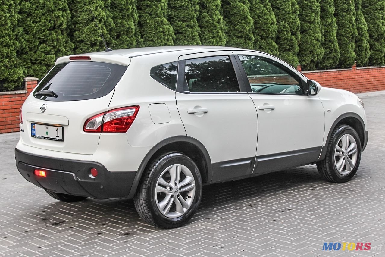 2012' Nissan Qashqai photo #2