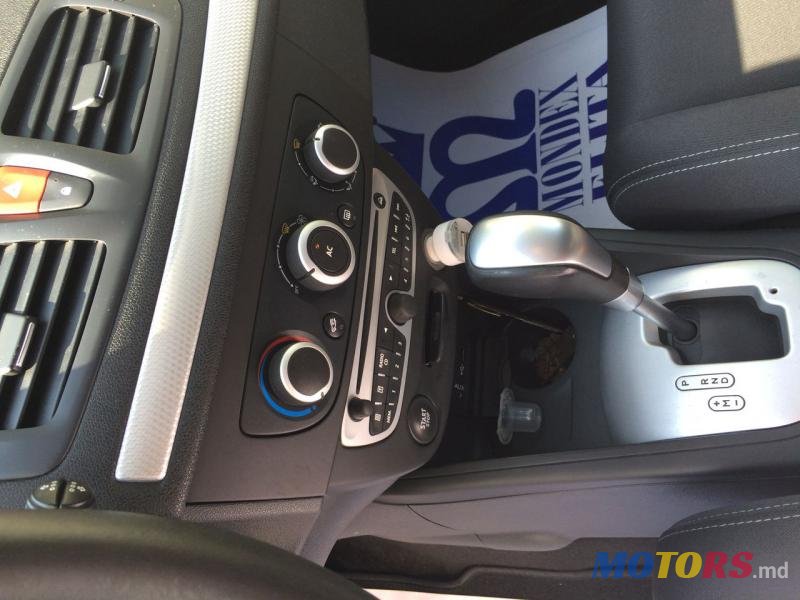 2010' Renault Megane photo #3