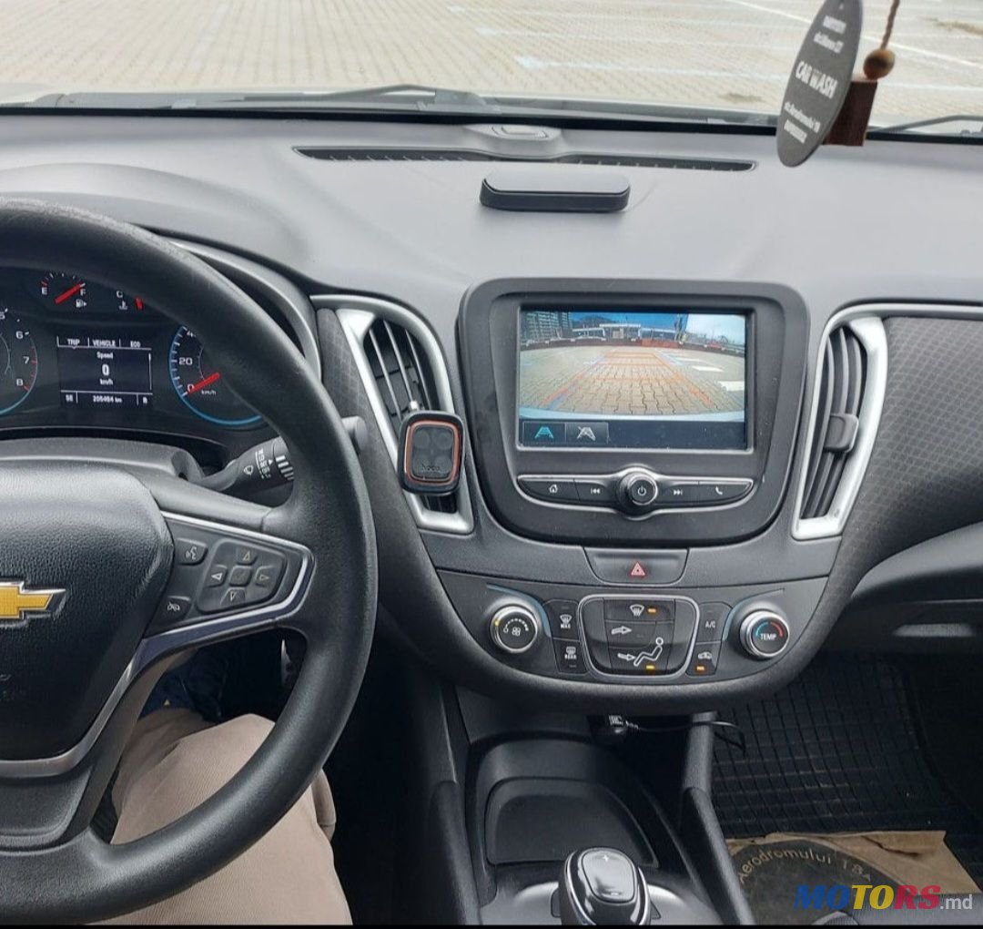 2017' Chevrolet Malibu photo #3