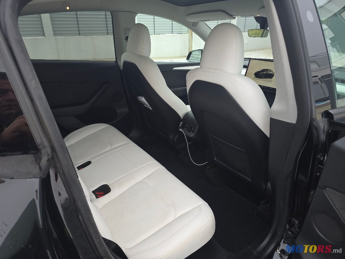 2024' Tesla Model Y photo #3