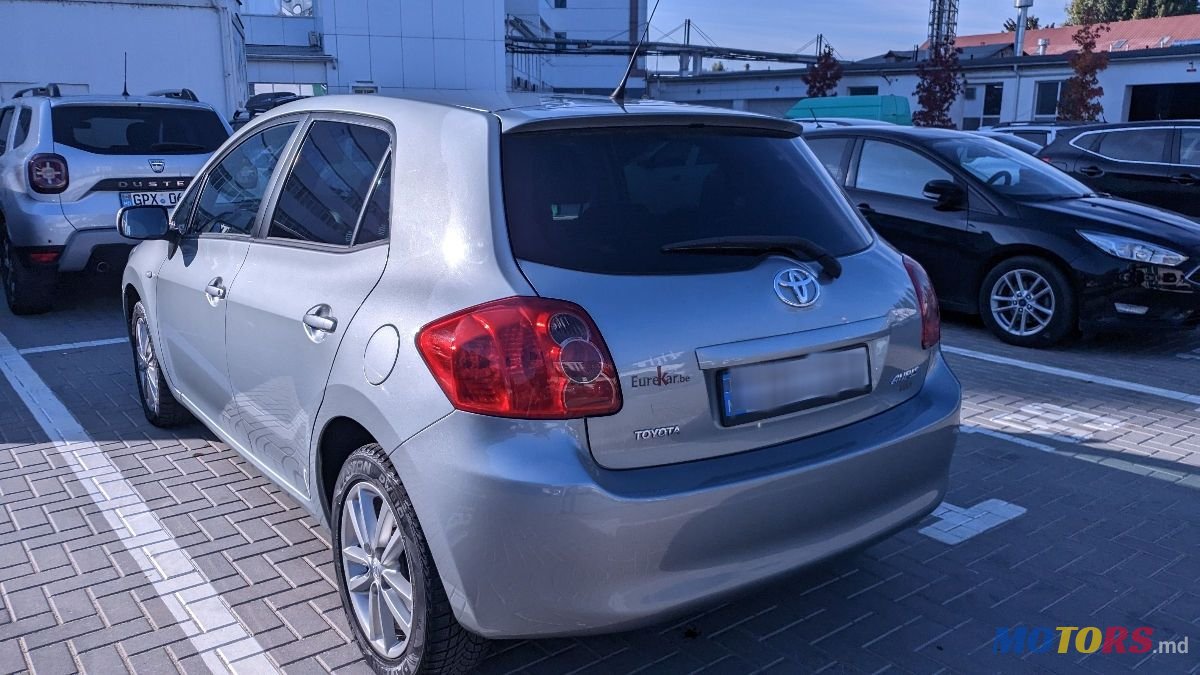 2009' Toyota Auris photo #3