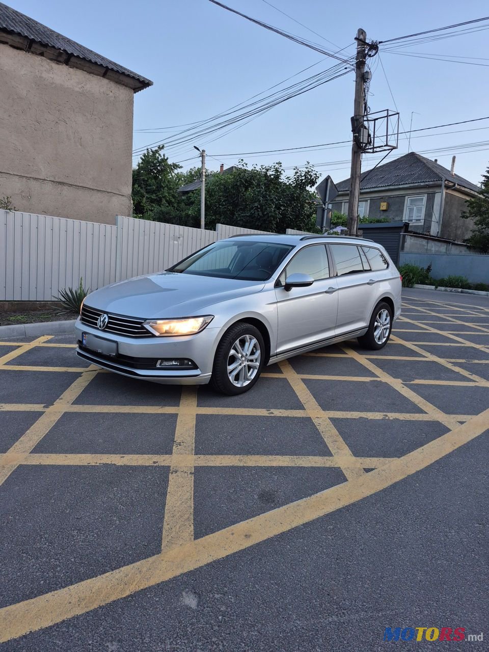 2015' Volkswagen Passat photo #2