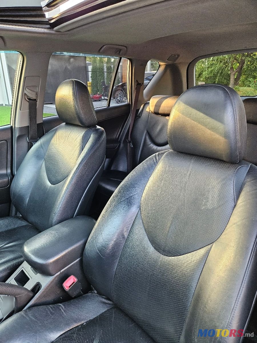 2011' Toyota RAV4 photo #6