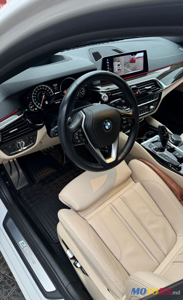2018' BMW 5 Series photo #5