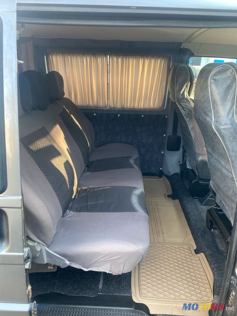 2002' Volkswagen Transporter photo #5