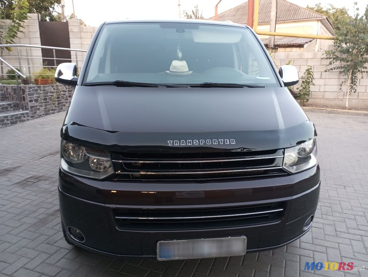 2014' Volkswagen Transporter photo #2