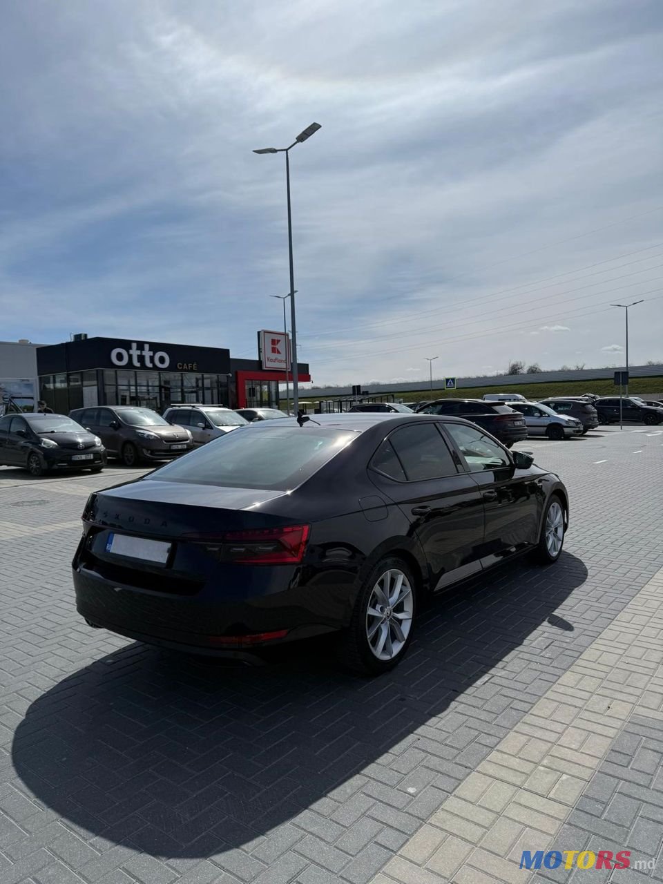 2020' Skoda Superb photo #5