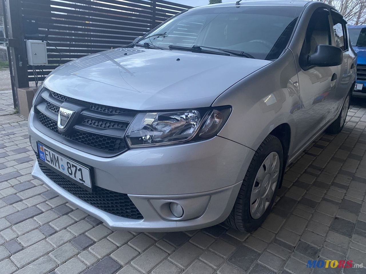 2013' Dacia Sandero photo #2