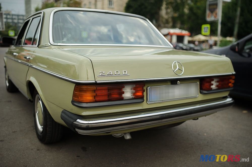 1982' Mercedes-Benz Series (W123) photo #4
