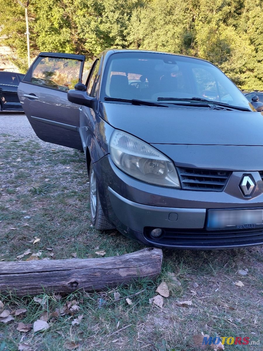 2006' Renault Grand Scenic photo #2