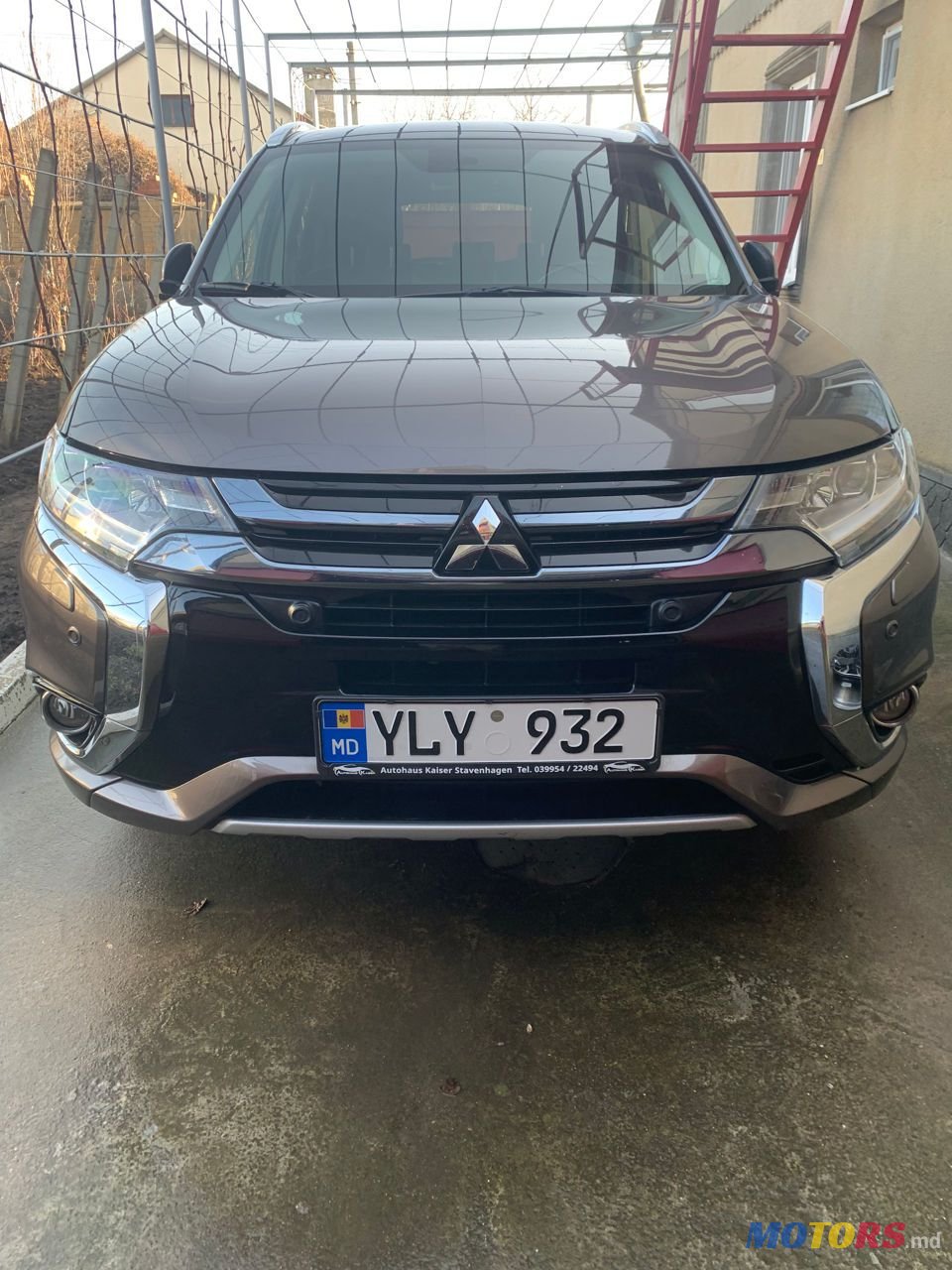 2015' Mitsubishi Outlander photo #2