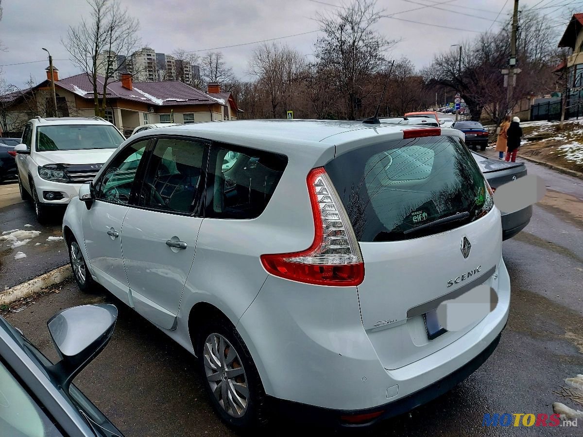 2011' Renault Grand Scenic photo #3