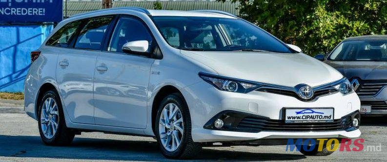 2015' Toyota Auris photo #1