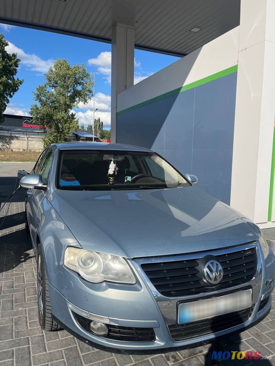 2009' Volkswagen Passat photo #1