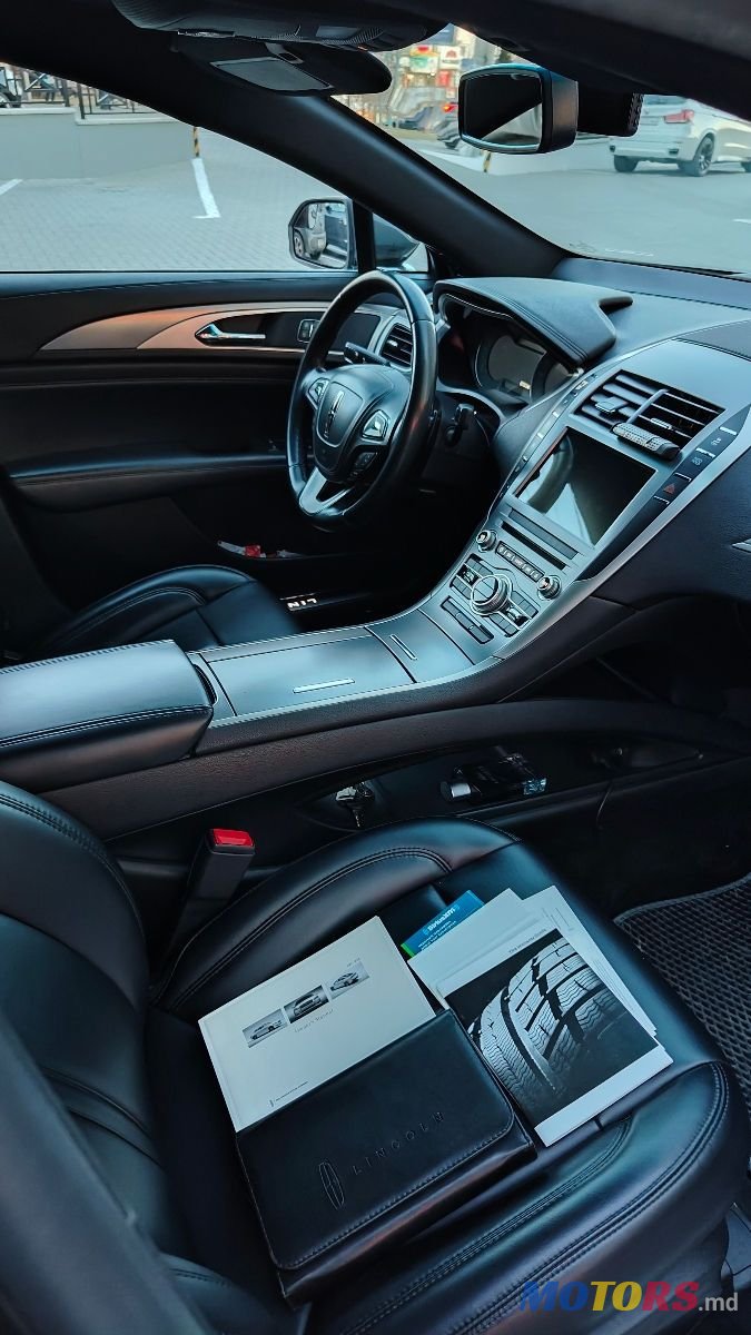 2017' Lincoln MKZ photo #5