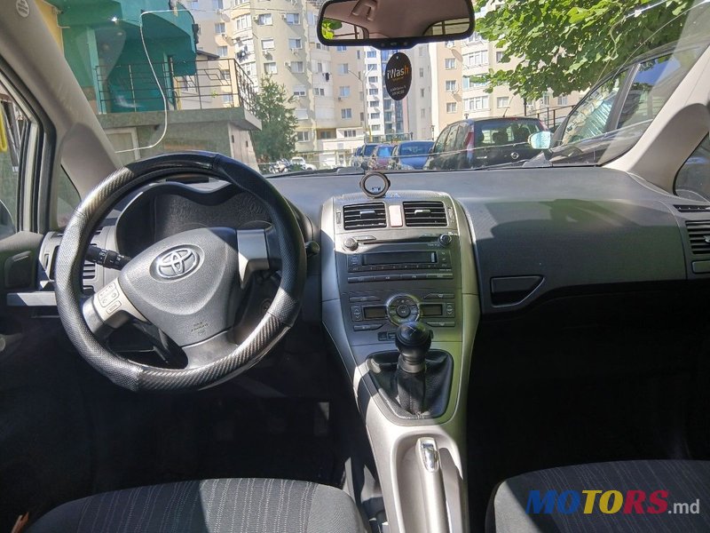 2007' Toyota Auris photo #4