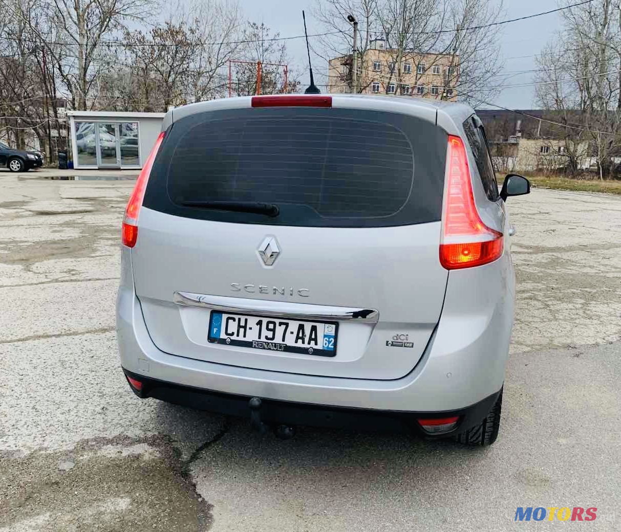2012' Renault Grand Scenic photo #2