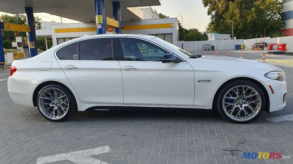 2015' BMW 5 Series photo #4