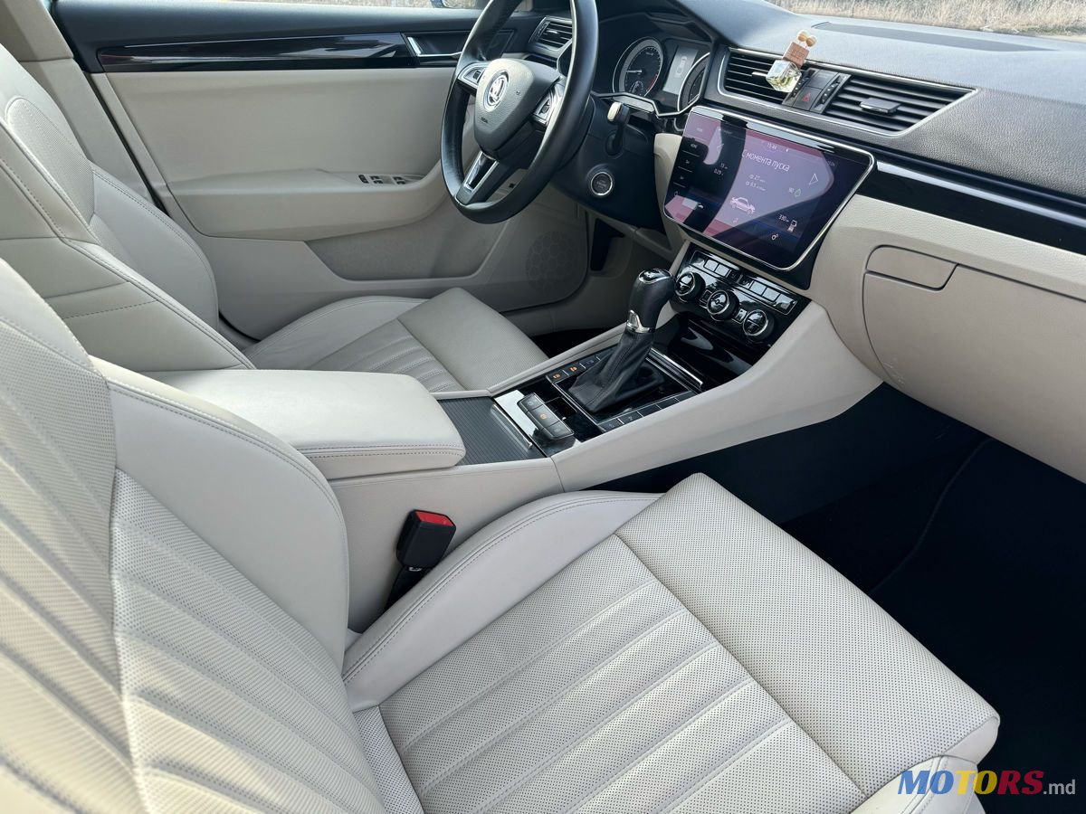 2018' Skoda Superb photo #4