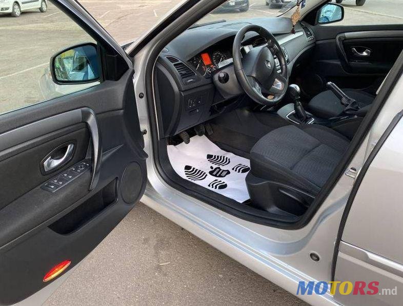 2007' Renault Laguna photo #3