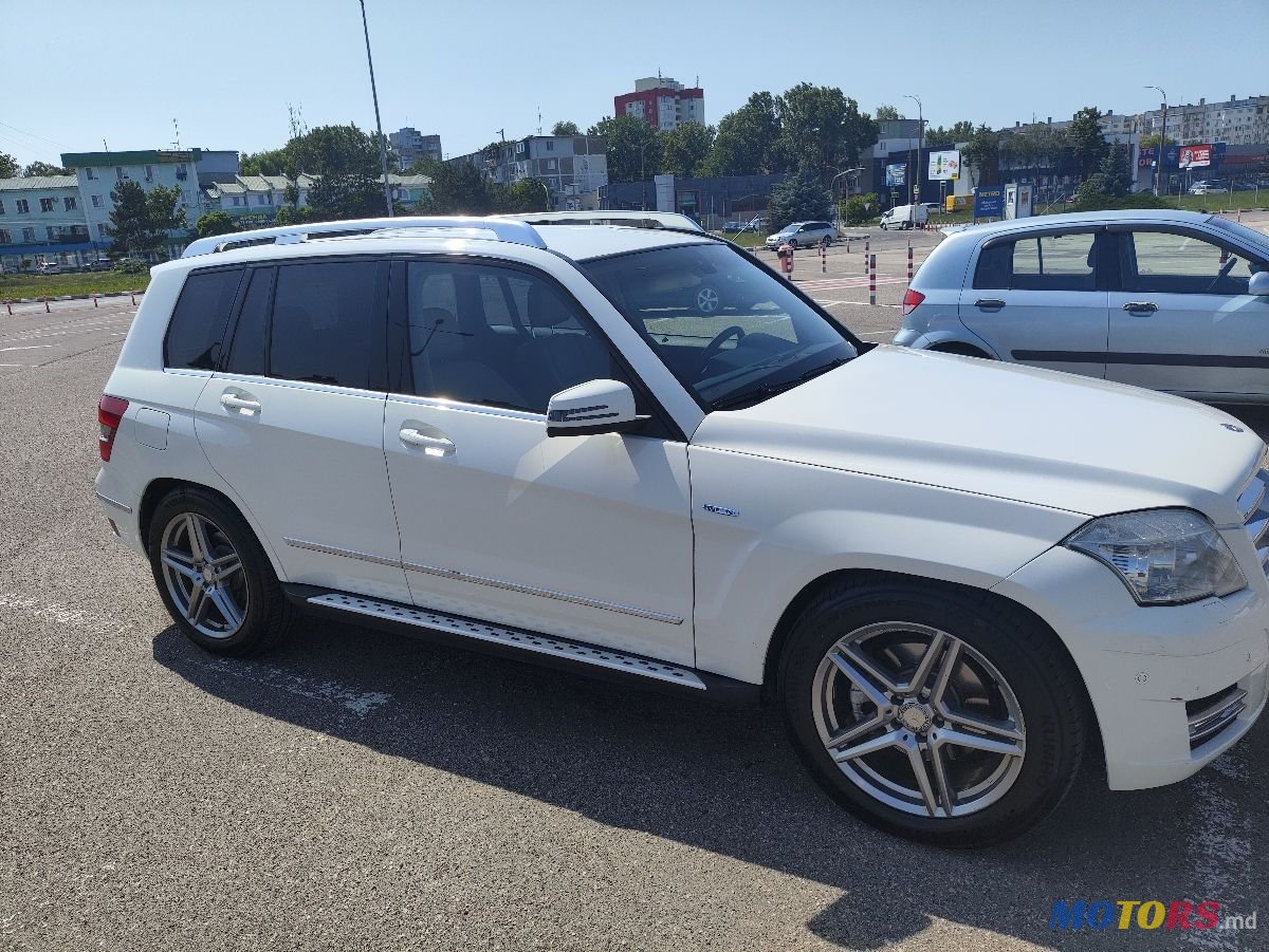 2011' Mercedes-Benz GLK-Class photo #4