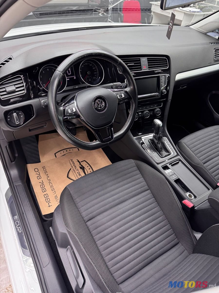 2014' Volkswagen Golf photo #3