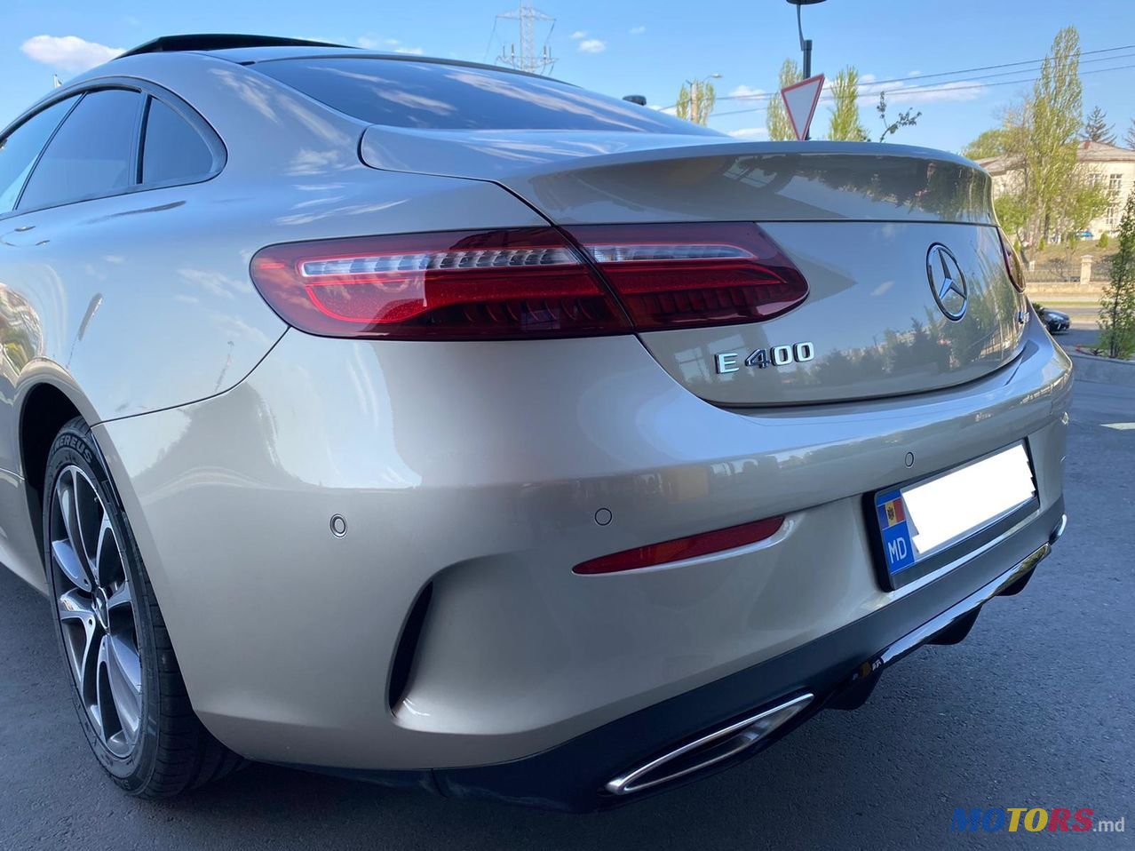 2017' Mercedes-Benz E-Class photo #2