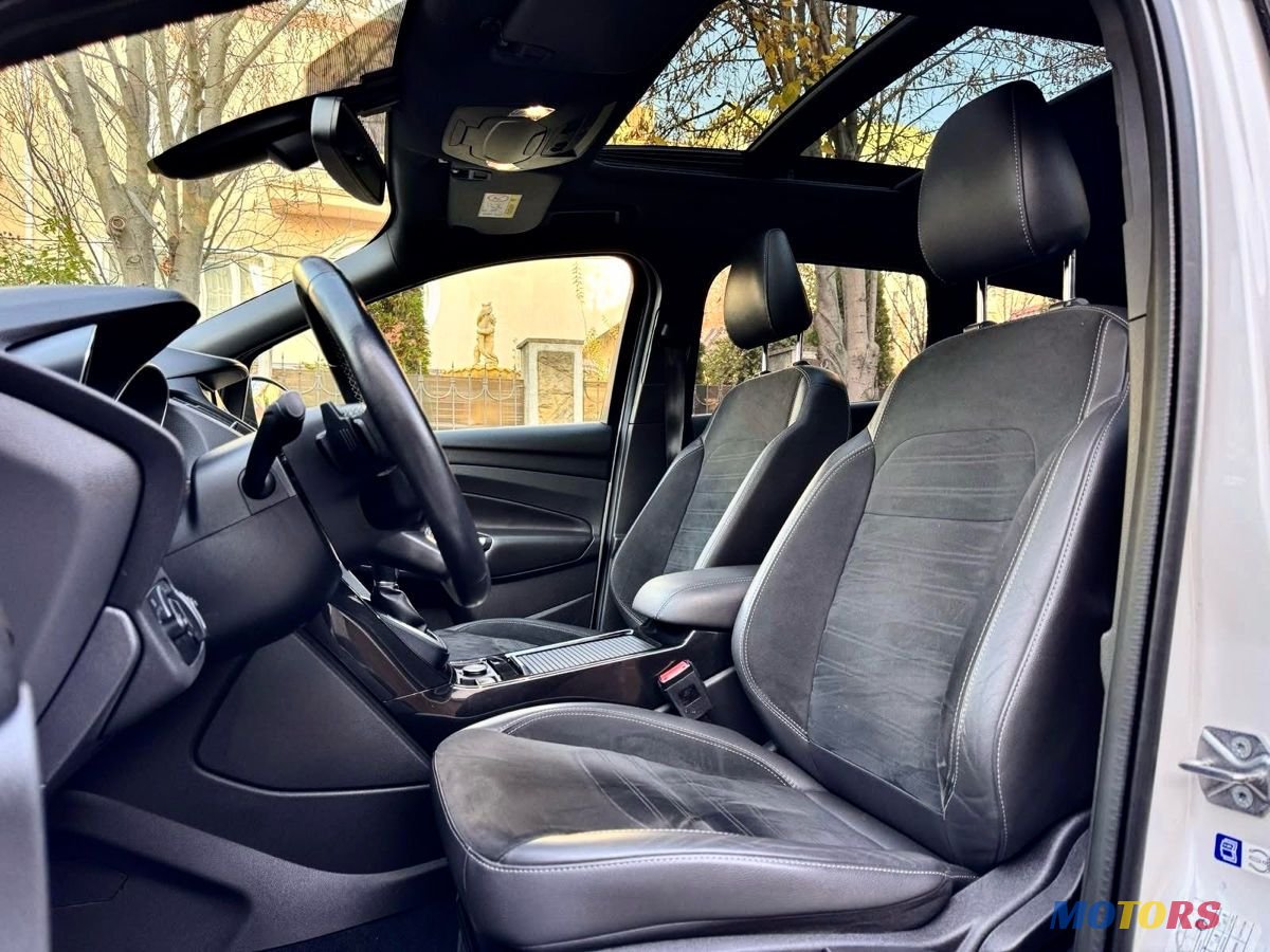 2017' Ford Kuga photo #5