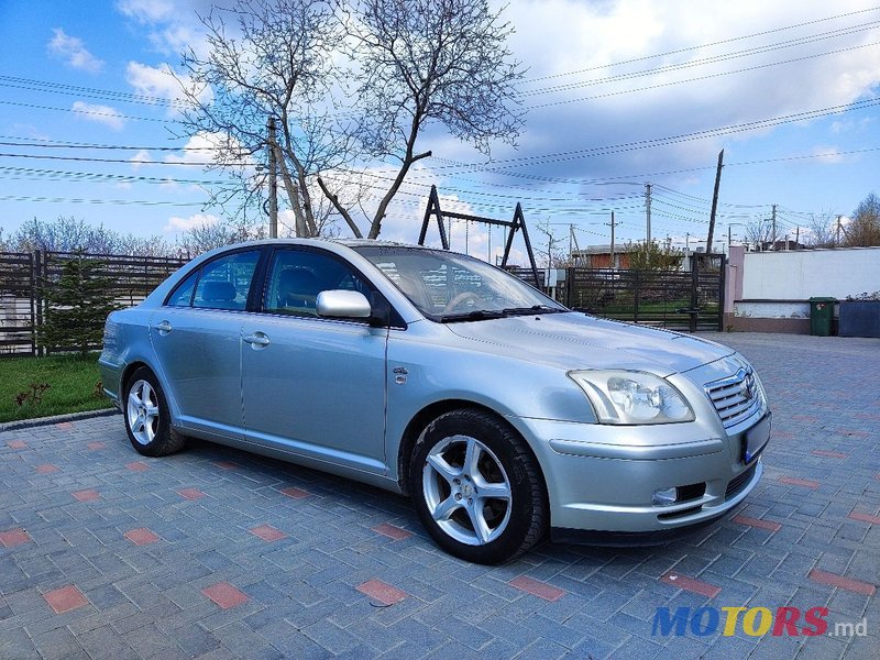 2004' Toyota Avensis photo #5