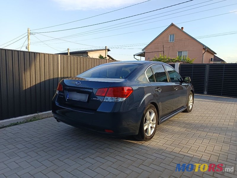 2010' Subaru Legacy photo #3