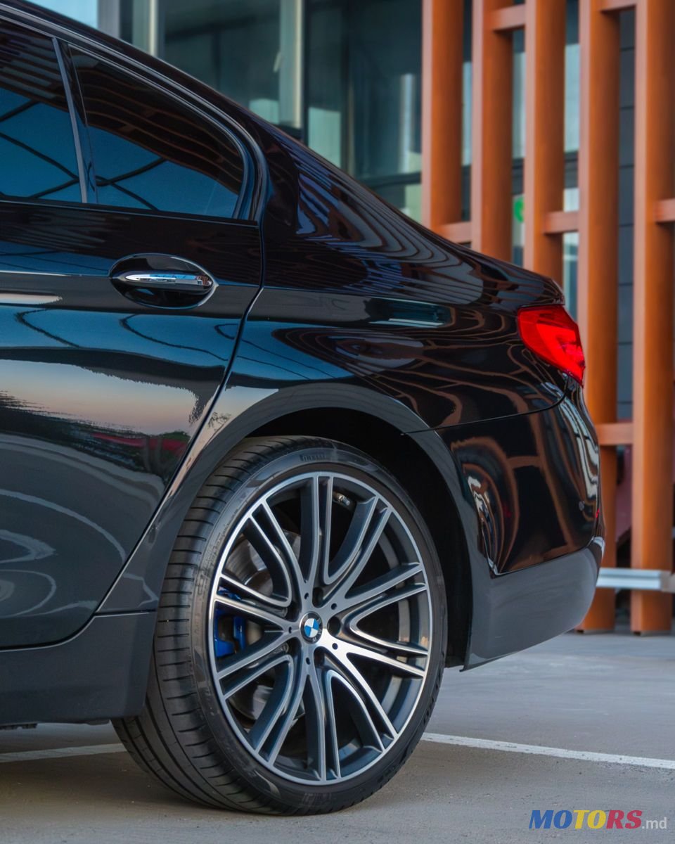 2017' BMW 5 Series photo #6