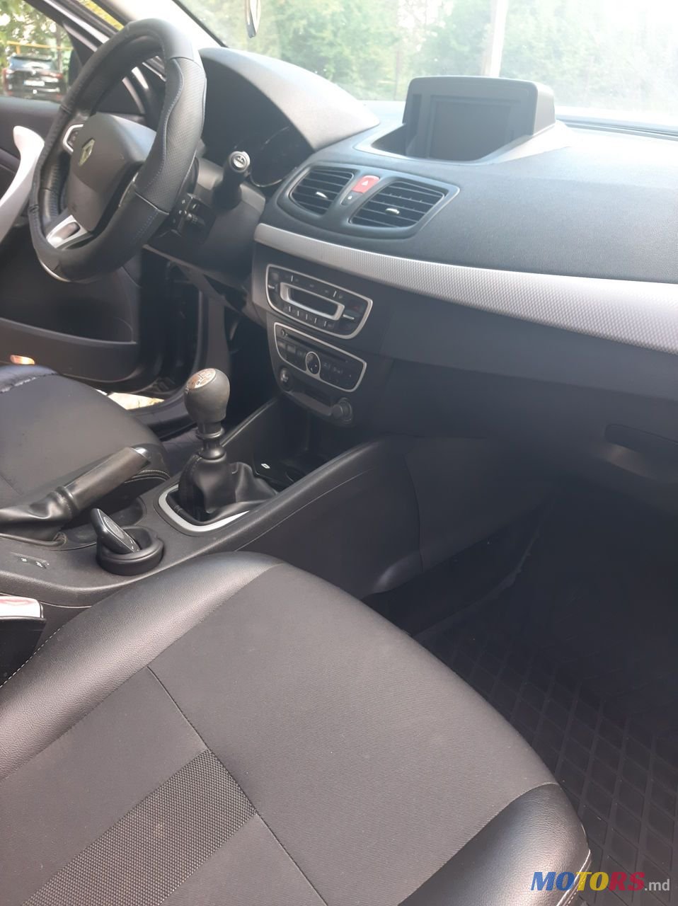 2010' Renault Fluence photo #6