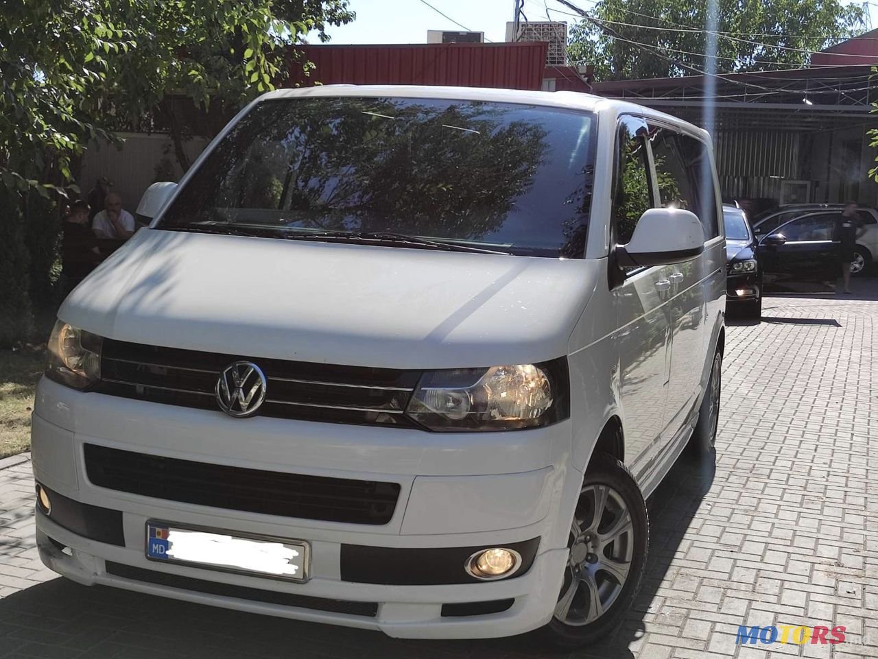 2011' Volkswagen Transporter photo #3