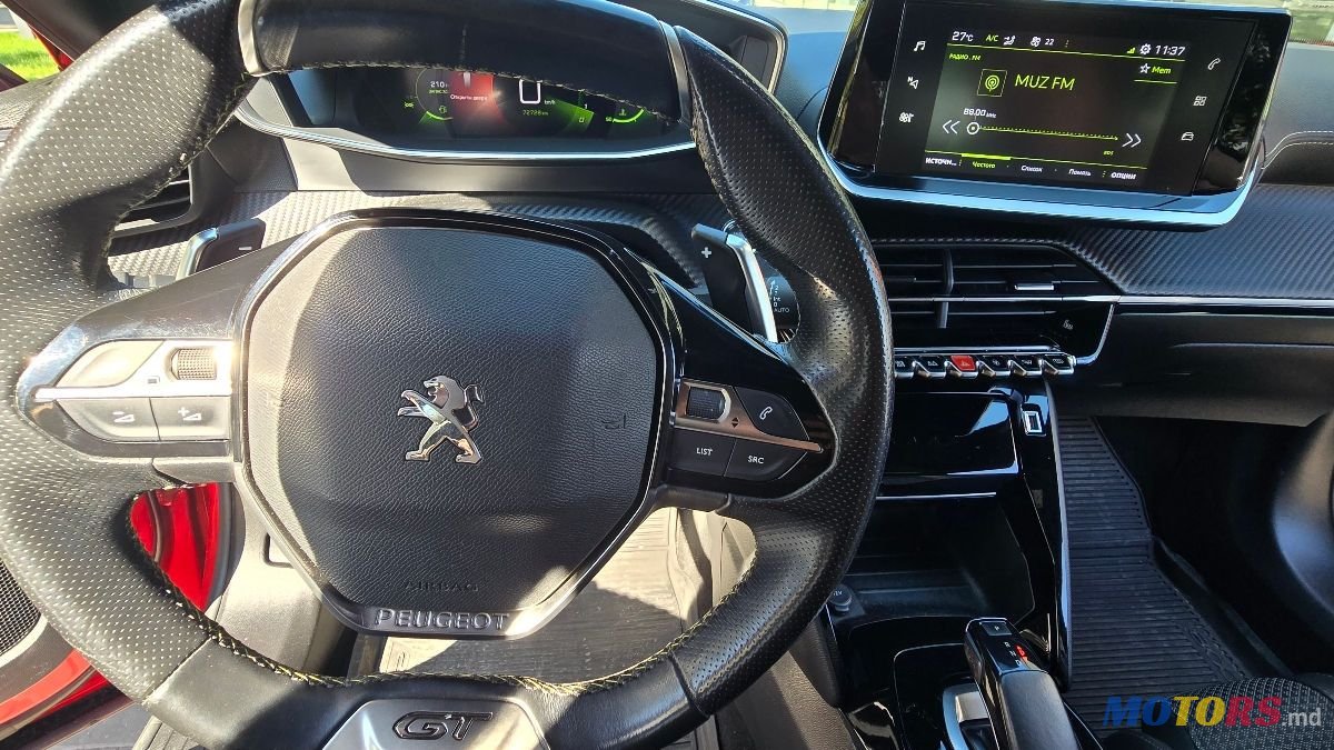 2020' Peugeot 2008 photo #6
