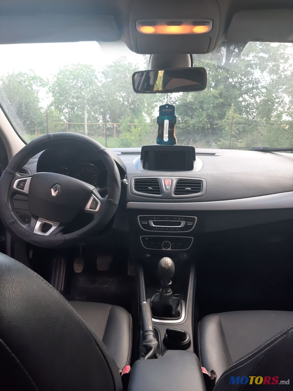 2010' Renault Fluence photo #5