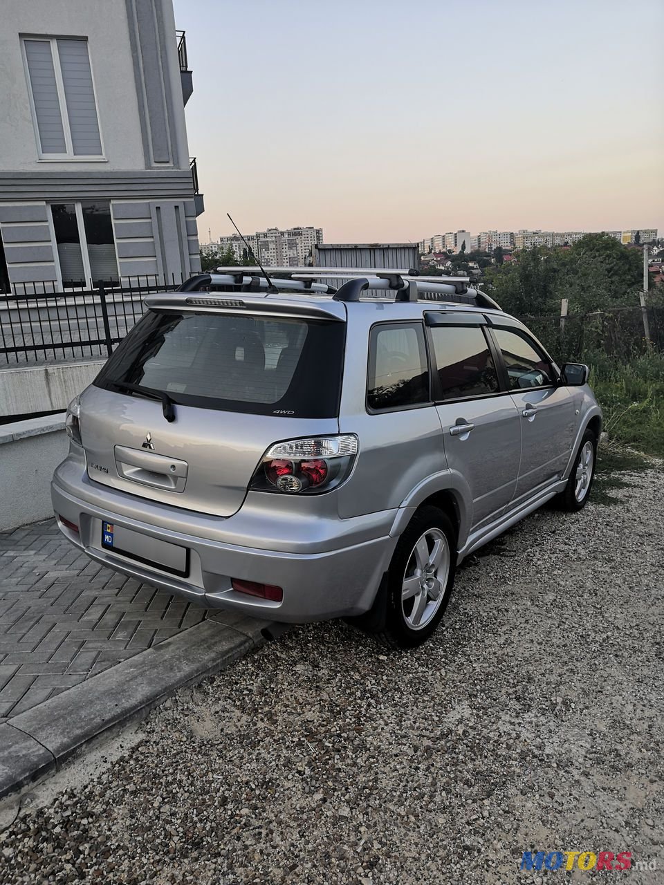 2008' Mitsubishi Outlander photo #4