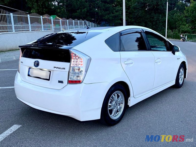 2011' Toyota Prius photo #5