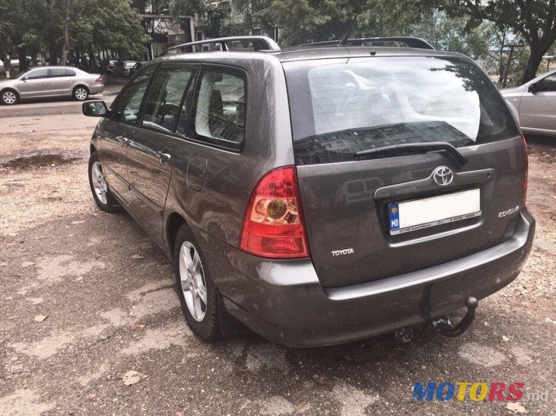 2004' Toyota Corolla photo #2