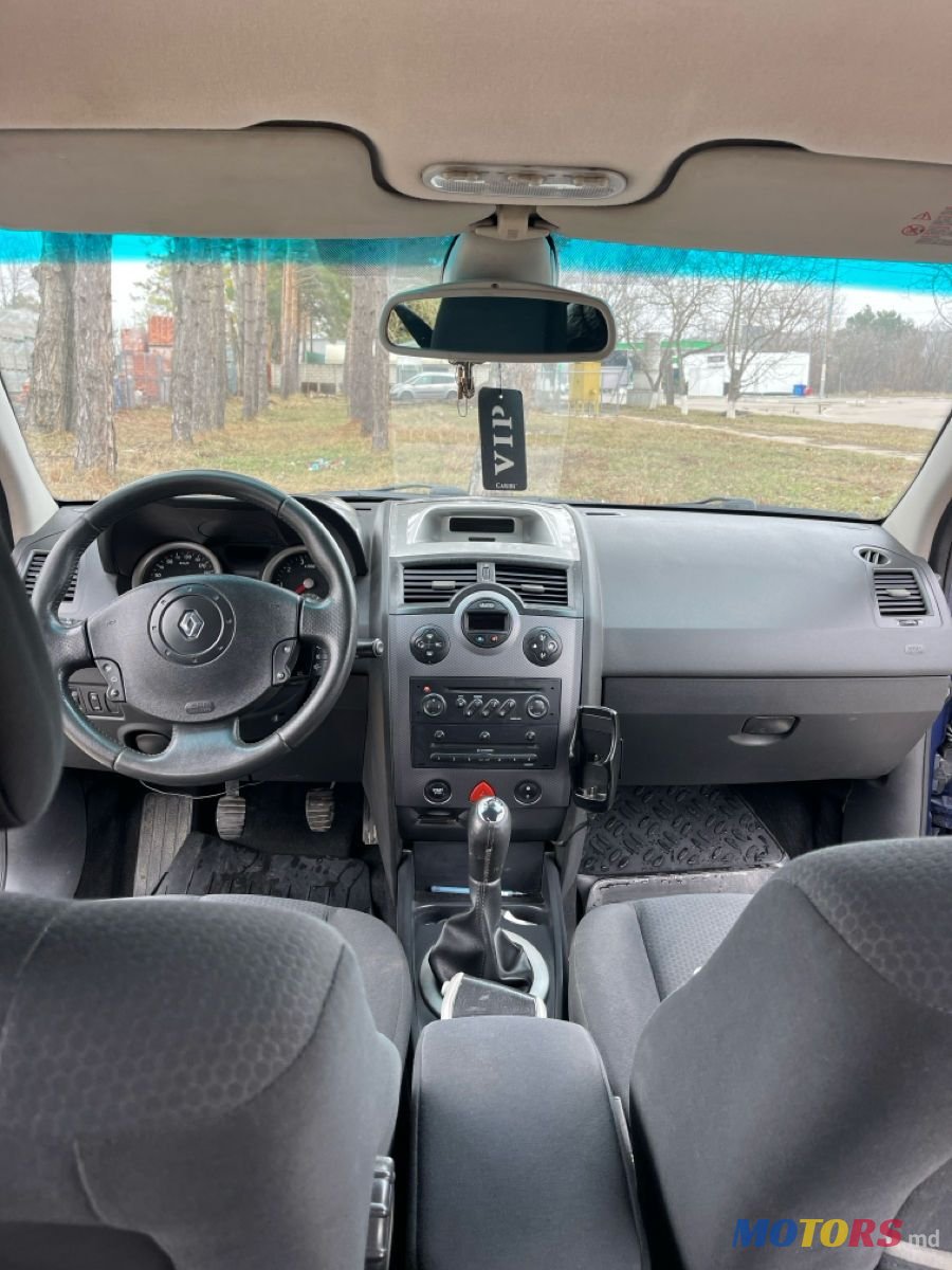 2004' Renault Megane photo #6