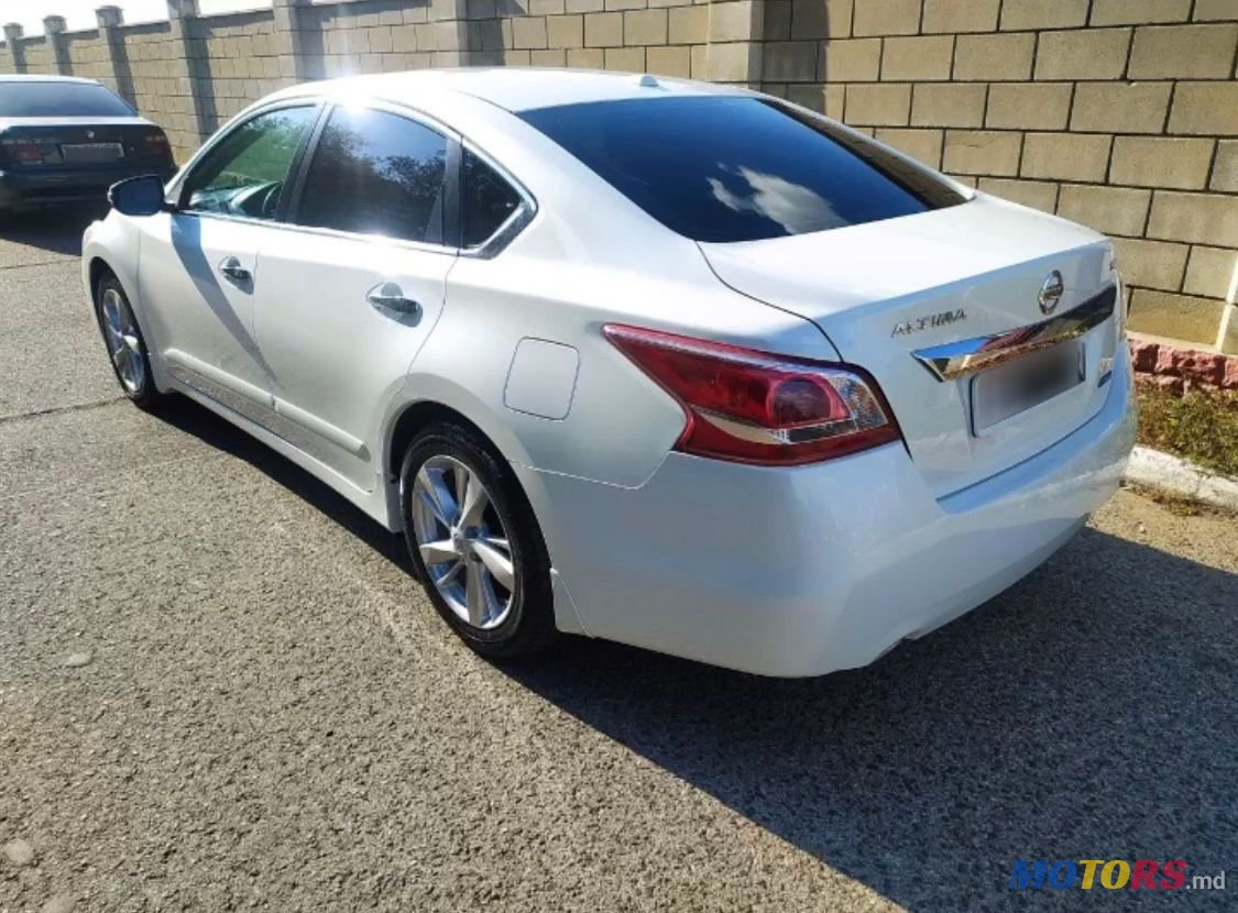 2014' Nissan Altima photo #2