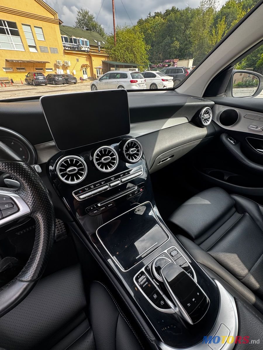 2017' Mercedes-Benz Glc Coupe photo #5