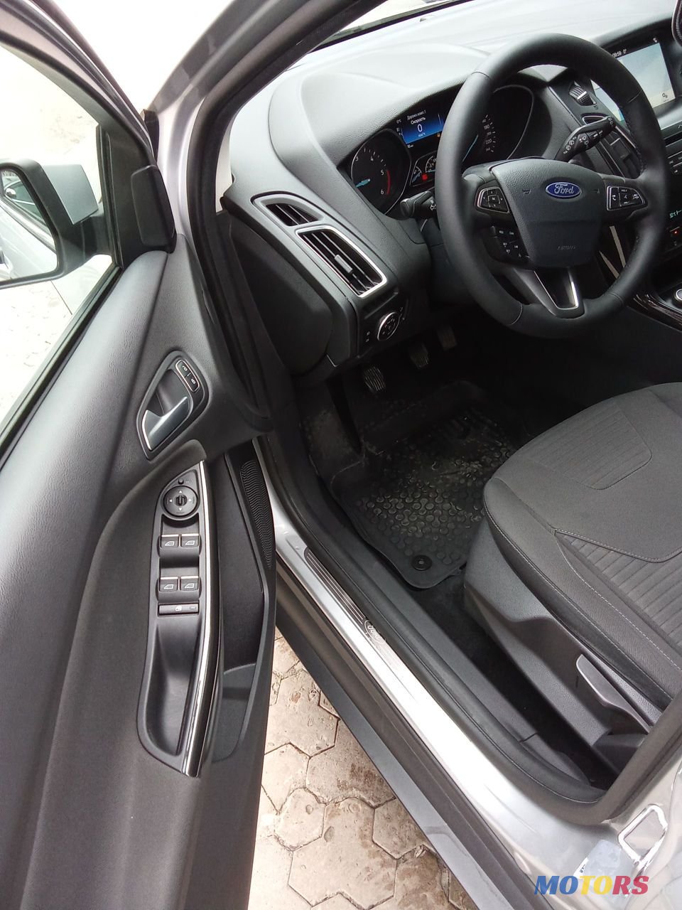 2018' Ford Focus photo #5