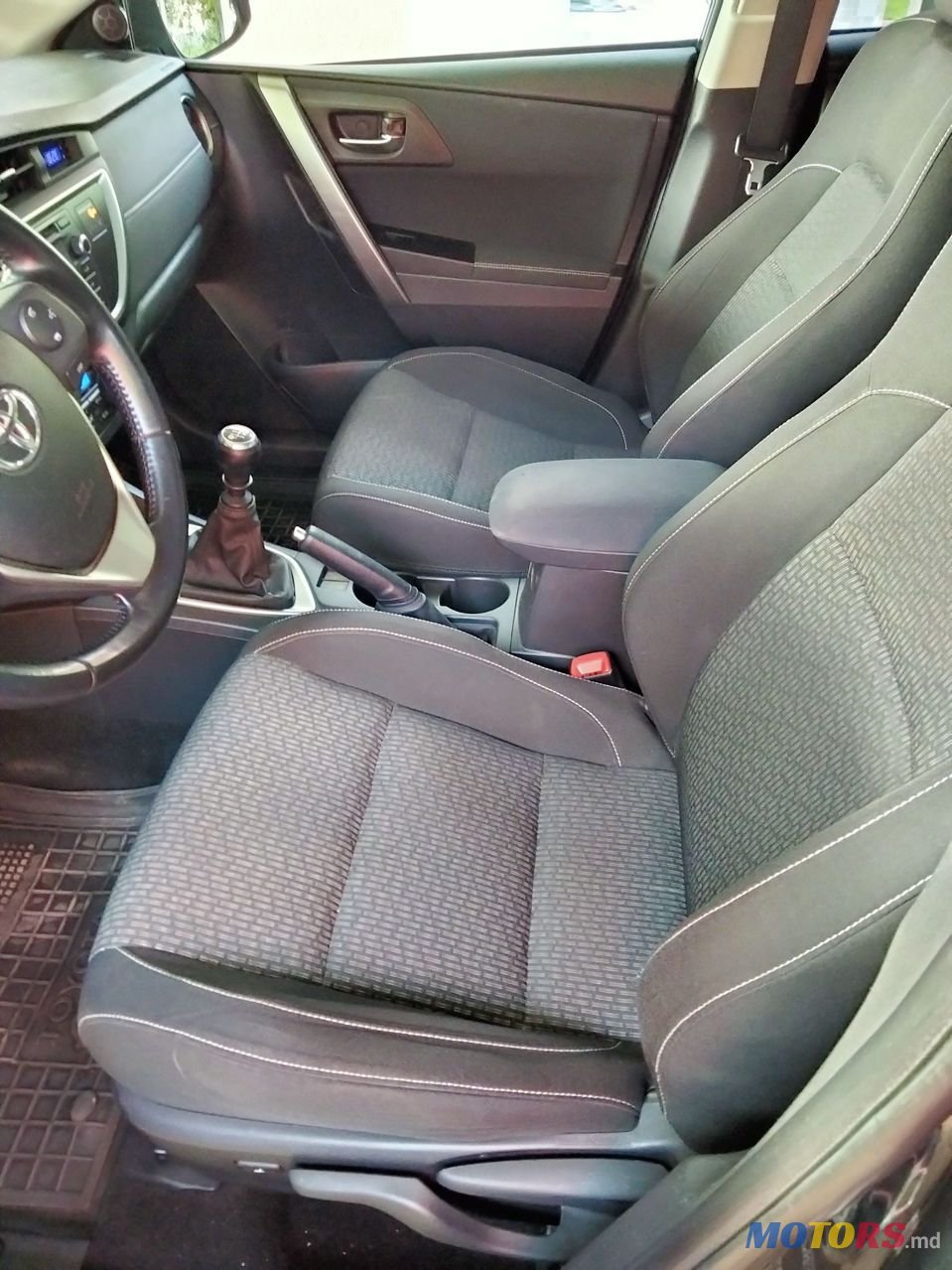 2015' Toyota Auris photo #6