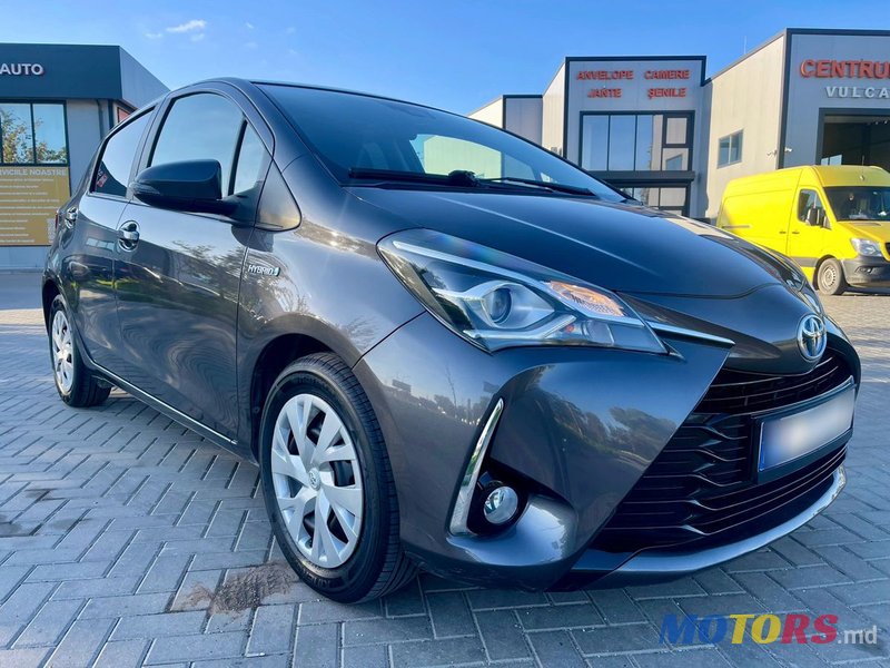 2018' Toyota Yaris photo #2