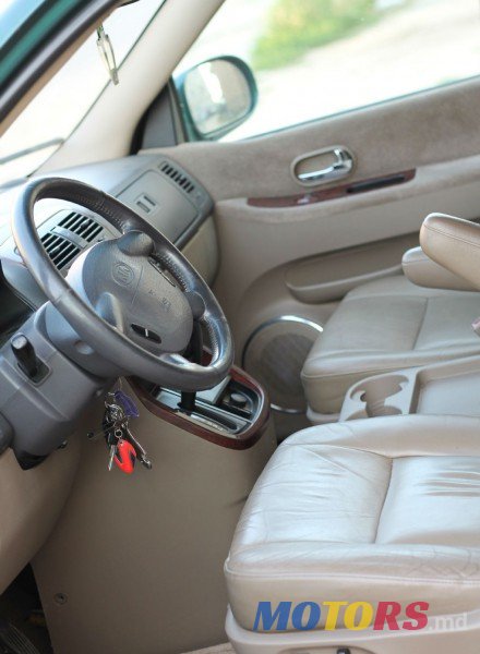 2002' Kia Carnival photo #6