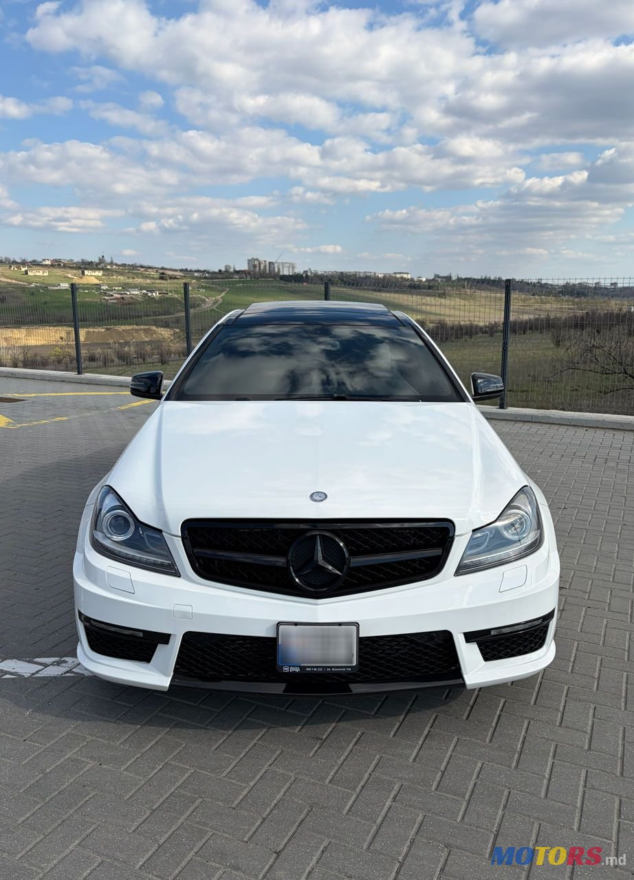 2014' Mercedes-Benz C-Class Coupe photo #2