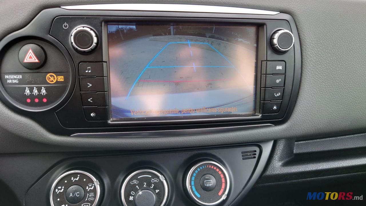 2015' Toyota Yaris photo #5